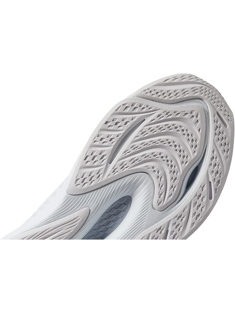 White New Balance FuelCell Propel v4